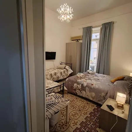 Tyrrenium Alojamento de Acomodação e Pequeno-almoço 3*