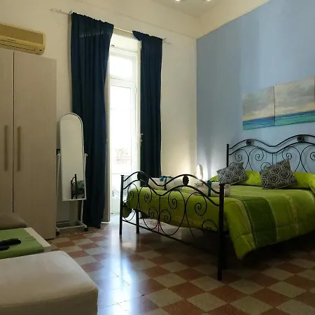 Tyrrenium Alojamento de Acomodação e Pequeno-almoço 3*