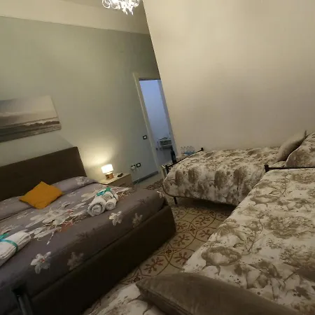 Alojamento de Acomodação e Pequeno-almoço Tyrrenium 3*