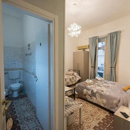 Alojamento de Acomodação e Pequeno-almoço Tyrrenium 3*