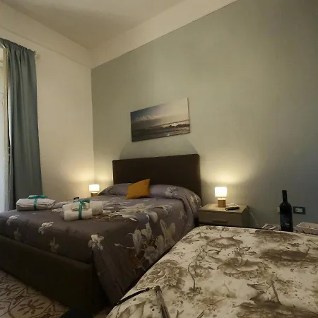 Alojamento de Acomodação e Pequeno-almoço Tyrrenium Salerno