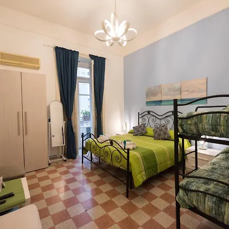 Alojamento de Acomodação e Pequeno-almoço Tyrrenium Salerno