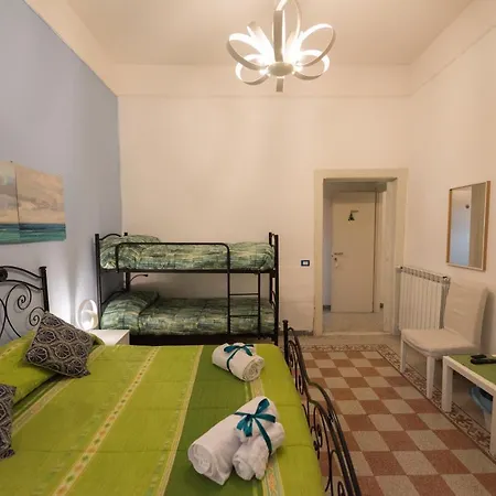 Alojamento de Acomodação e Pequeno-almoço Tyrrenium