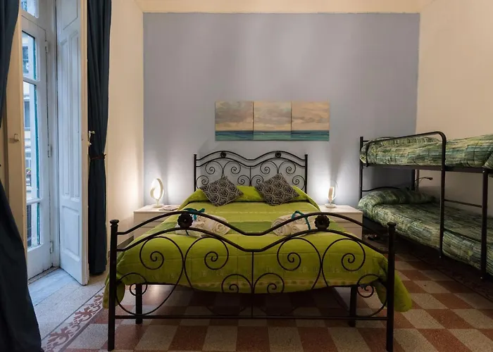 住宿加早餐酒店 Tyrrenium 萨莱诺