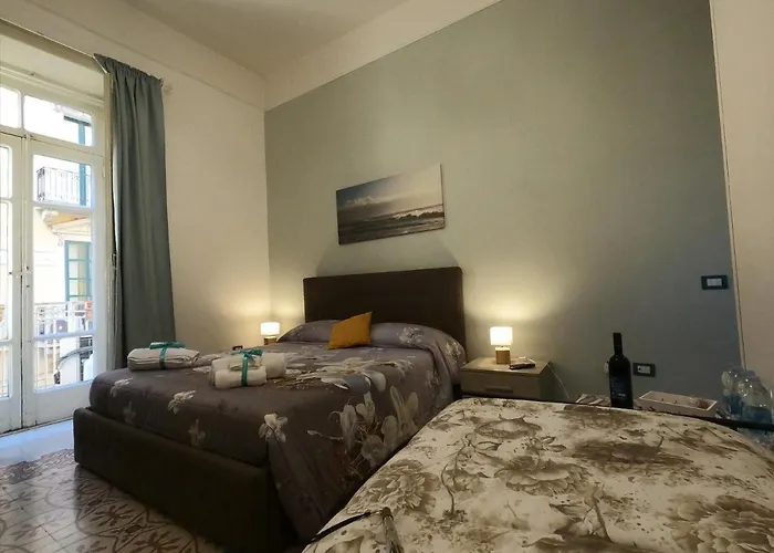 住宿加早餐酒店 Tyrrenium 萨莱诺