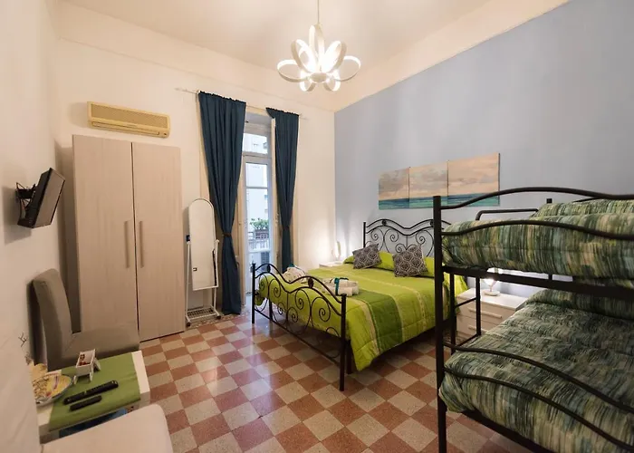 住宿加早餐酒店 Tyrrenium 萨莱诺