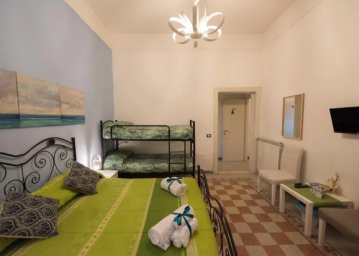 住宿加早餐酒店 Tyrrenium