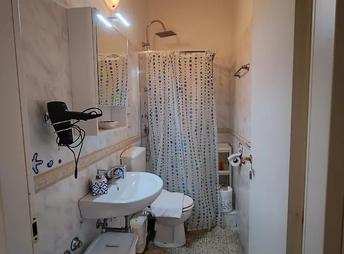 住宿加早餐酒店 Tyrrenium 萨莱诺