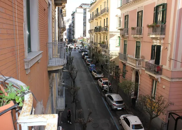 Tyrrenium 住宿加早餐酒店 萨莱诺